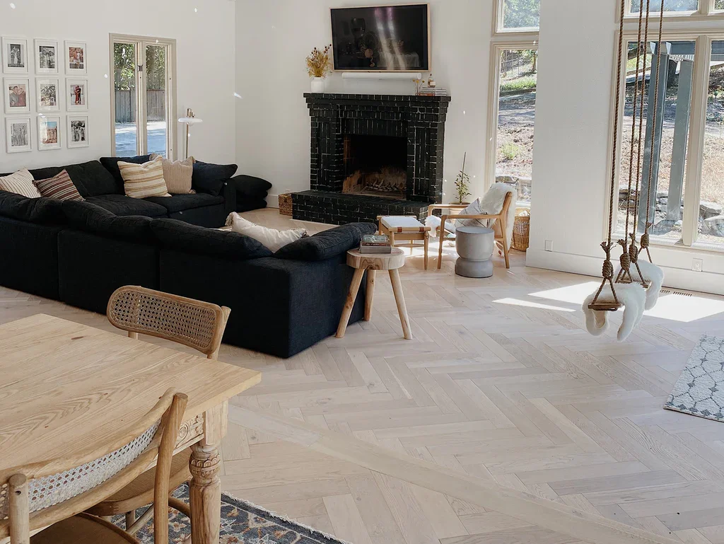 Lago Como Herringbone.webp