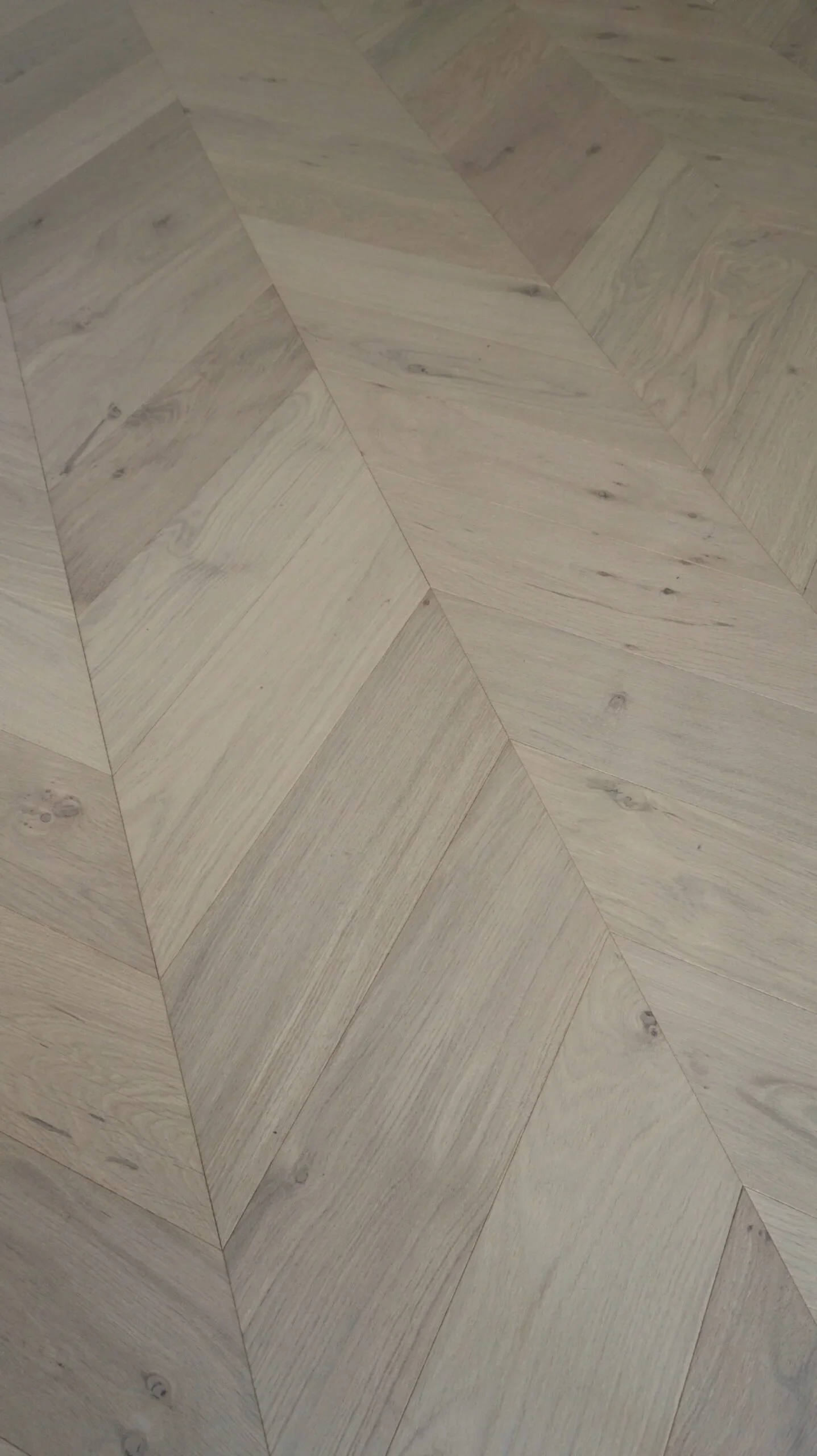 chevron-corta-angle1-scaled Bergamo (1).webp