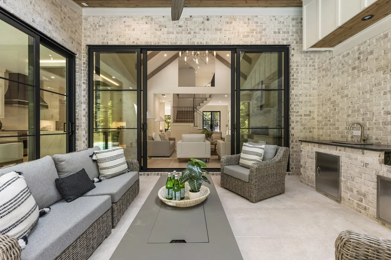 outdoor-seating-area-RD-Staging.webp