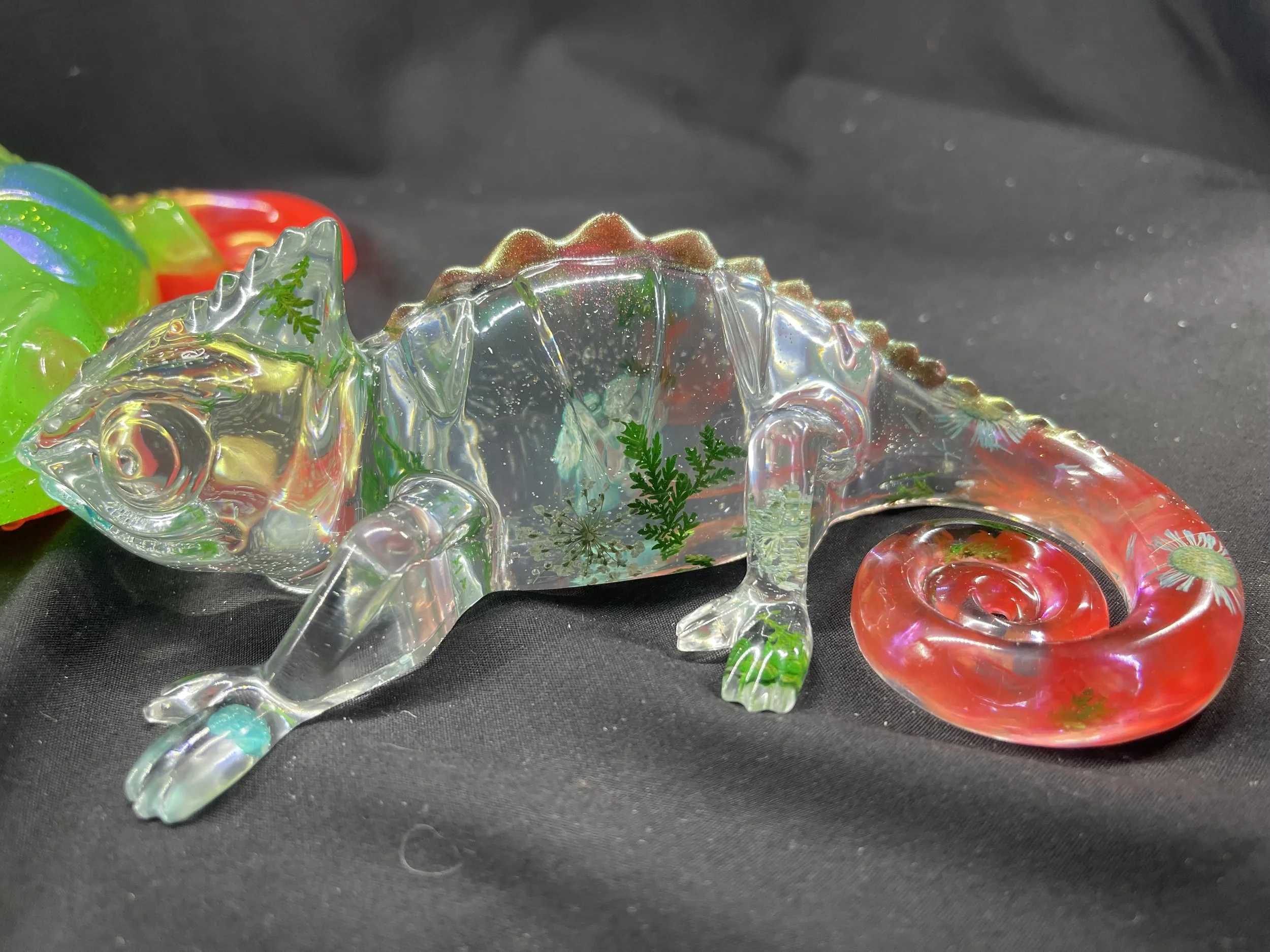 Epoxy Chameleon with Dried Flowers-IN0095