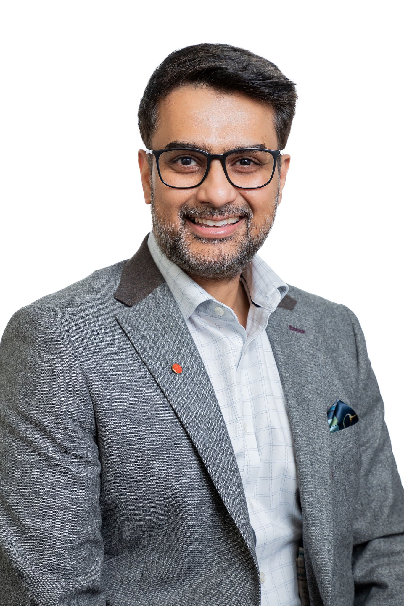 Consultant Oral Maxillofacial Facia Plastic Head and Neck Surgeon
Providing evidence-based surgical care for the face, mouth, jaws and neck