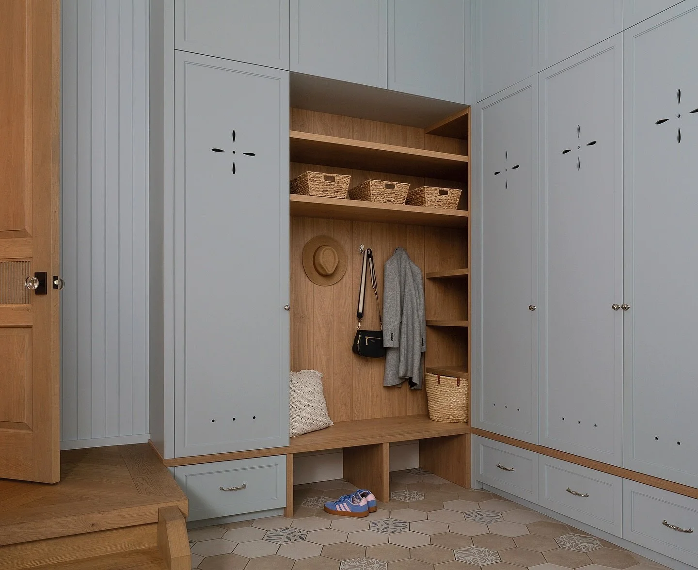 Not another snowstorm post.
Outside: blizzard. Inside: a quiet, everything-has-a-place moment in the mudroom.
 
A family&rsquo;s mudroom dream&hellip; especially on days like this! Stay safe out there today! 

Designers @designworks.studio_ 
Photogra