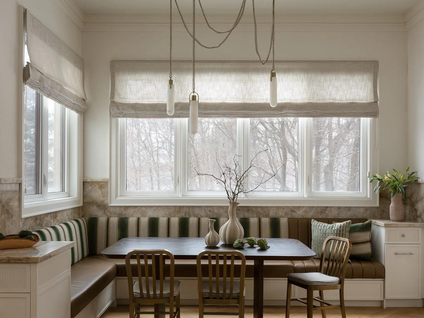 In a world that moves so fast, we wanted to create a corner that invites you to stop. To sit down together, share a meal, and enjoy a real conversation. That&rsquo;s what this space was designed for. 💚 

.
.