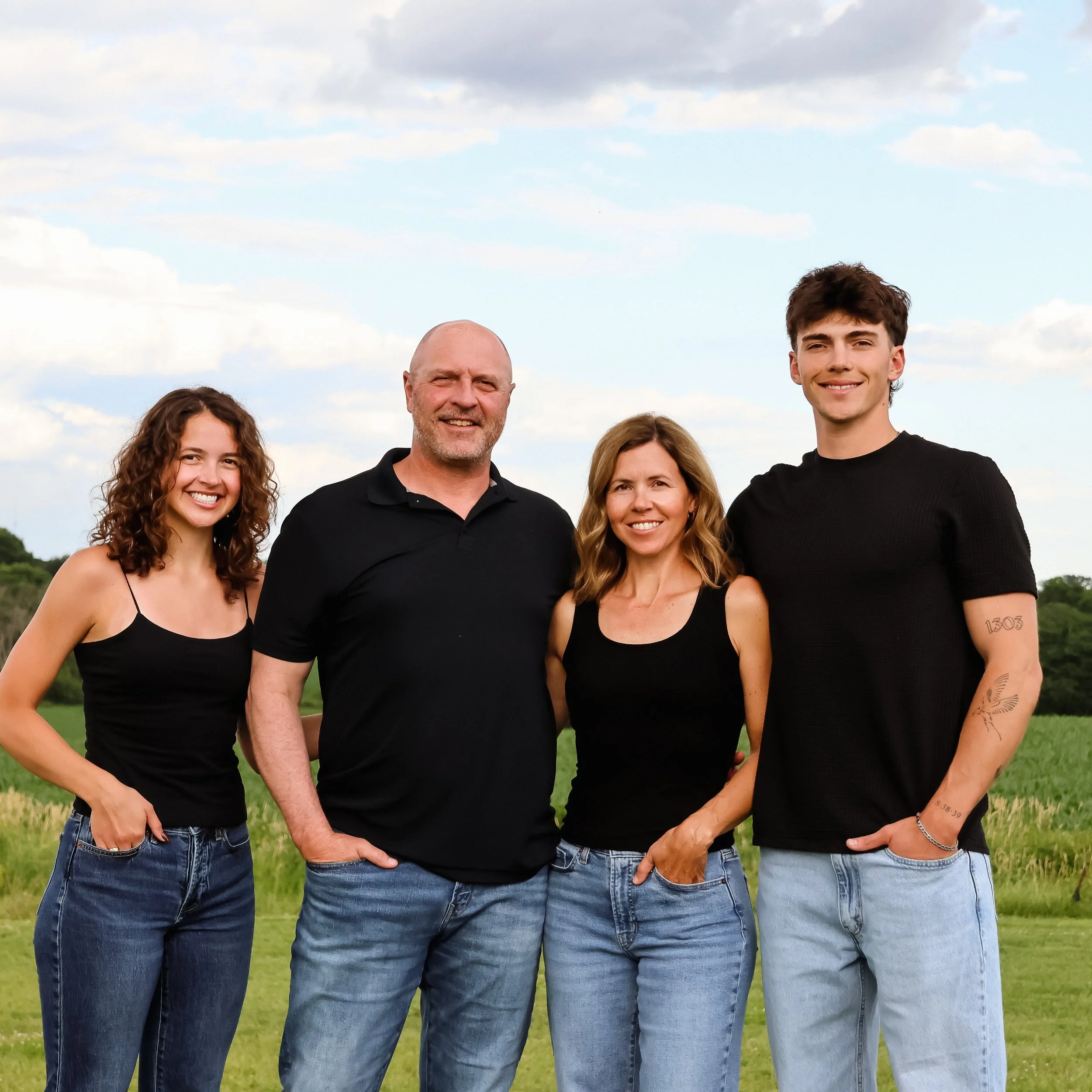 Manning Homes is led by Nate Manning, an Iowa-based builder with a background in custom new builds, remodeling, and commercial roofing. After working in Southeast Iowa for 25 years, Nate relocated and shifted his focus to residential homes in the Des