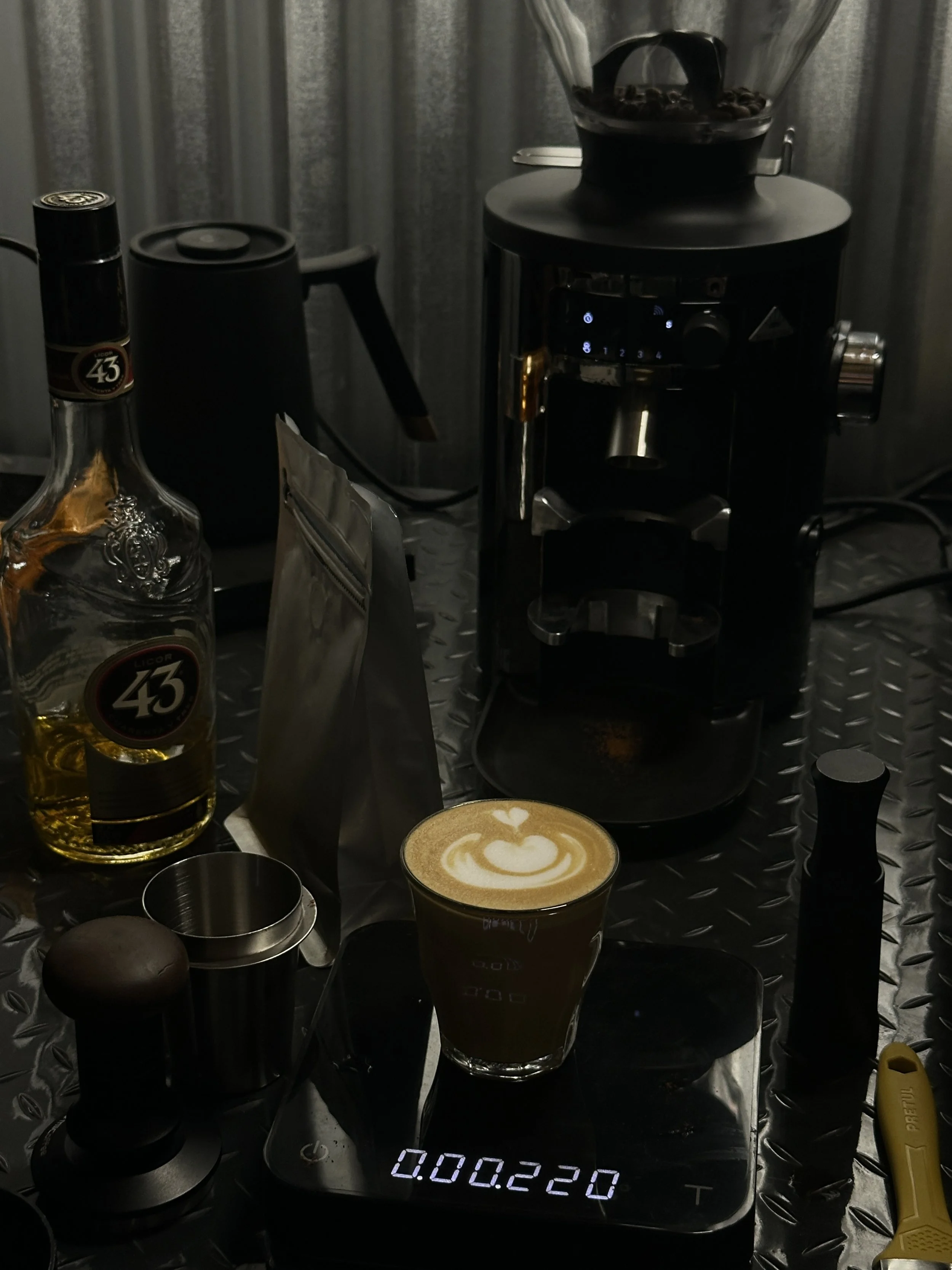 Flat white con molino de café de especialidad Mahlkönig