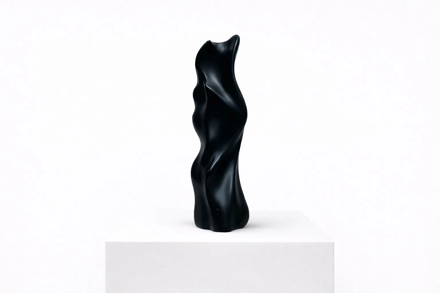 yoko-kubrick-contemporary-marble-sculpture-nyx.jpg