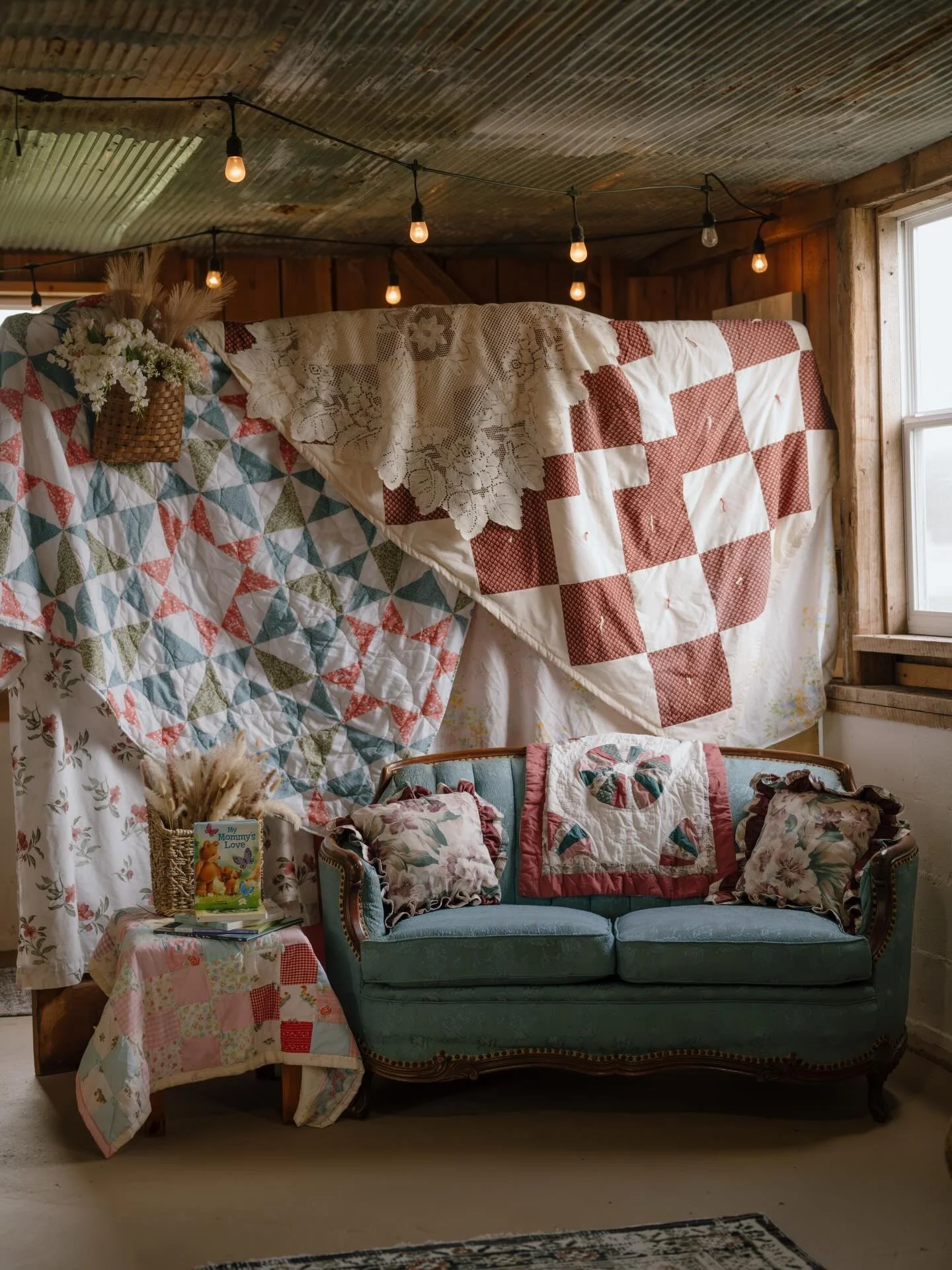 NOW BOOKING: Mommy &amp; Me Minis at the Red Barn! 🧺🌷

Since Mother&rsquo;s Day is right around the corner, it&rsquo;s the perfect time to celebrate the moms who are usually the ones behind the camera. It is such a sentimental thing for me to get t