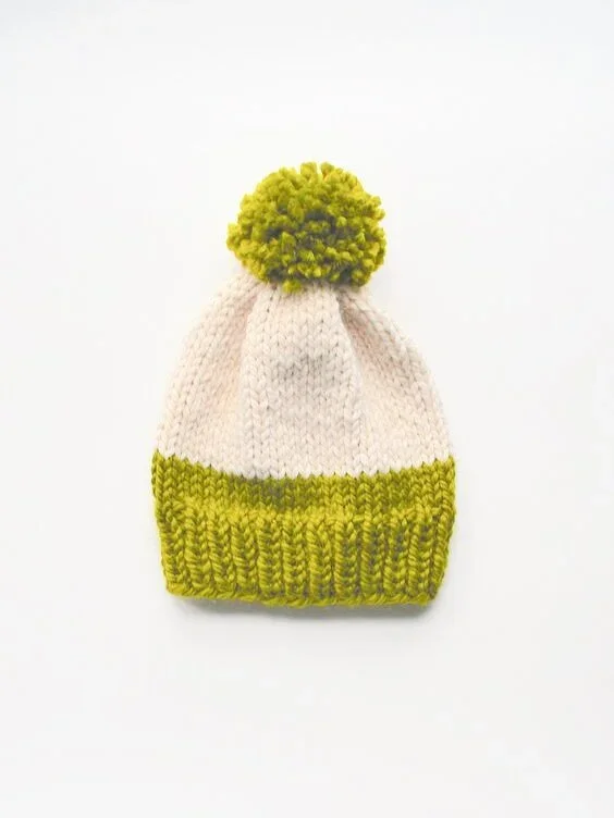 Free Color Block Knit Slouchy Pom Pom Hat Pattern