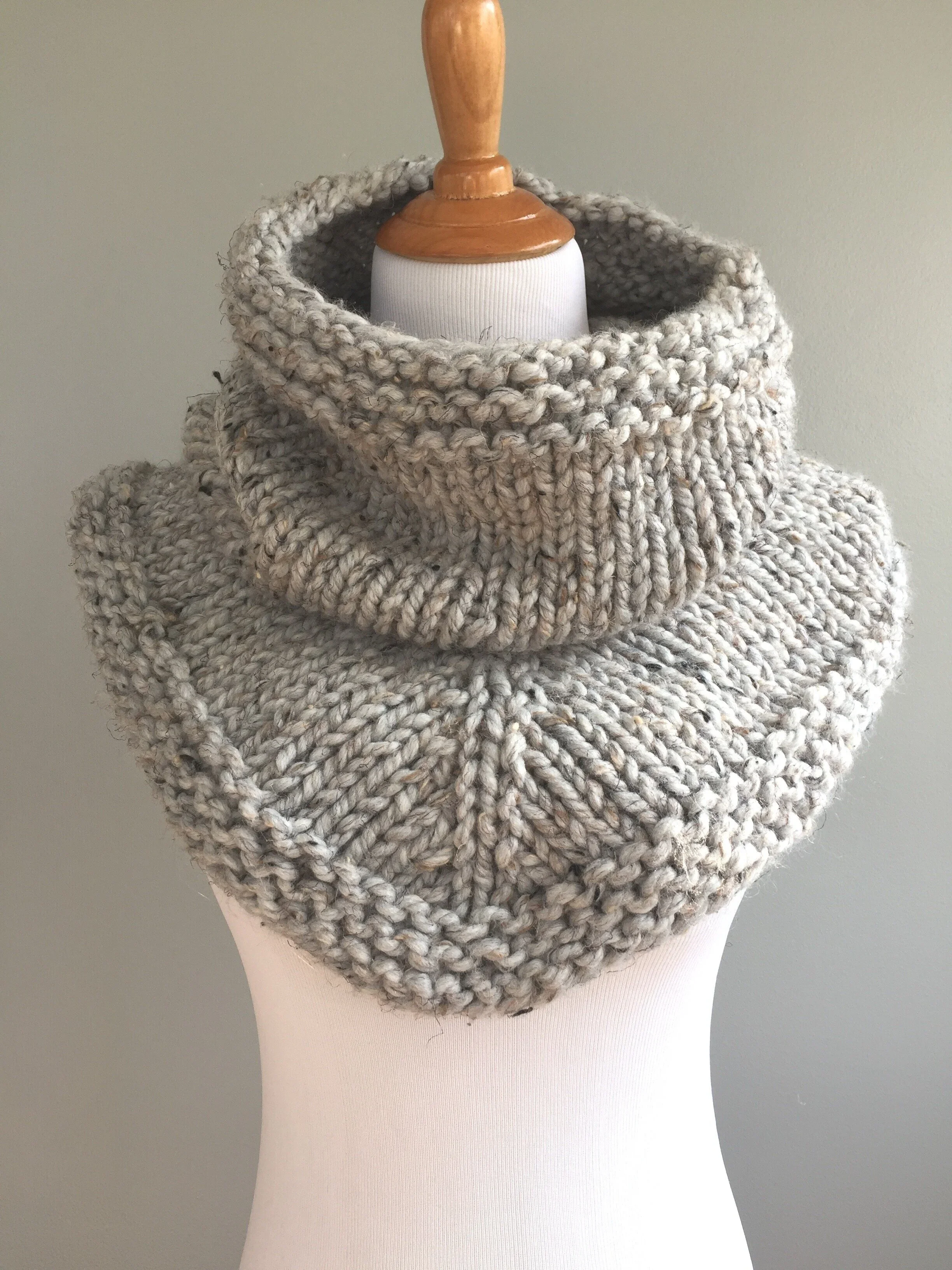 Knit Stockinette Bandana Cowl Scarf Pattern