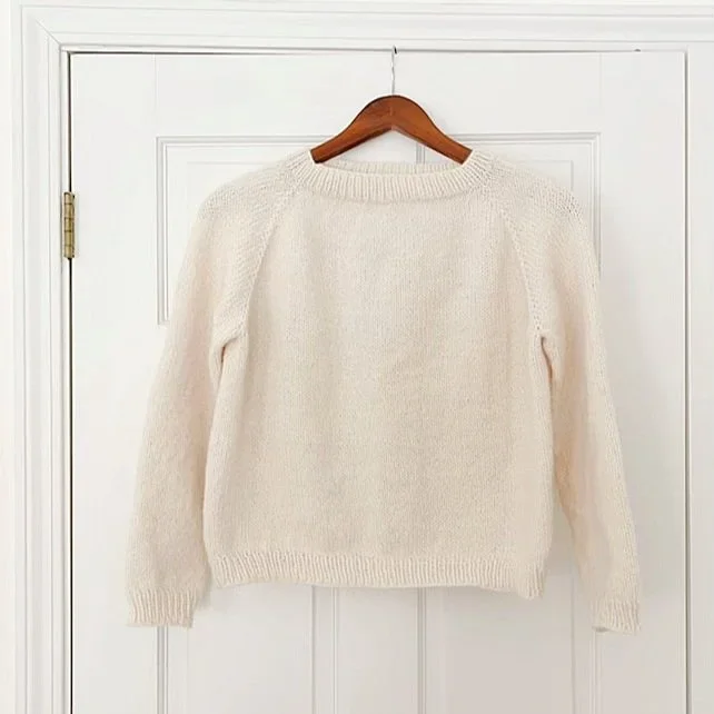 Knit Raglan Sweater Pattern + Tutorial | The Winter Bluff Pullover