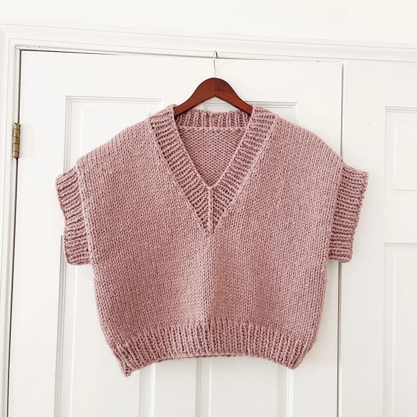 Knit Oversized Chunky Slipover Vest Pattern + Video Tutorial | Unbound