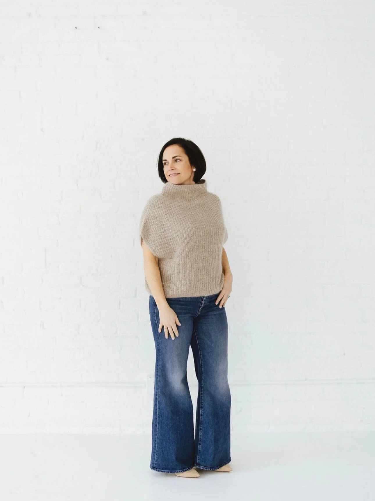 The Haven Harbor slipover vest&hellip;.. coming soon in my new book ❤️🧶

Comment List123 to get on my email list so you can get your hands on the first release with a special gift!

@dropsdesign Nord + Kid Silk

📷 @hannahschweissphotography 

#knit