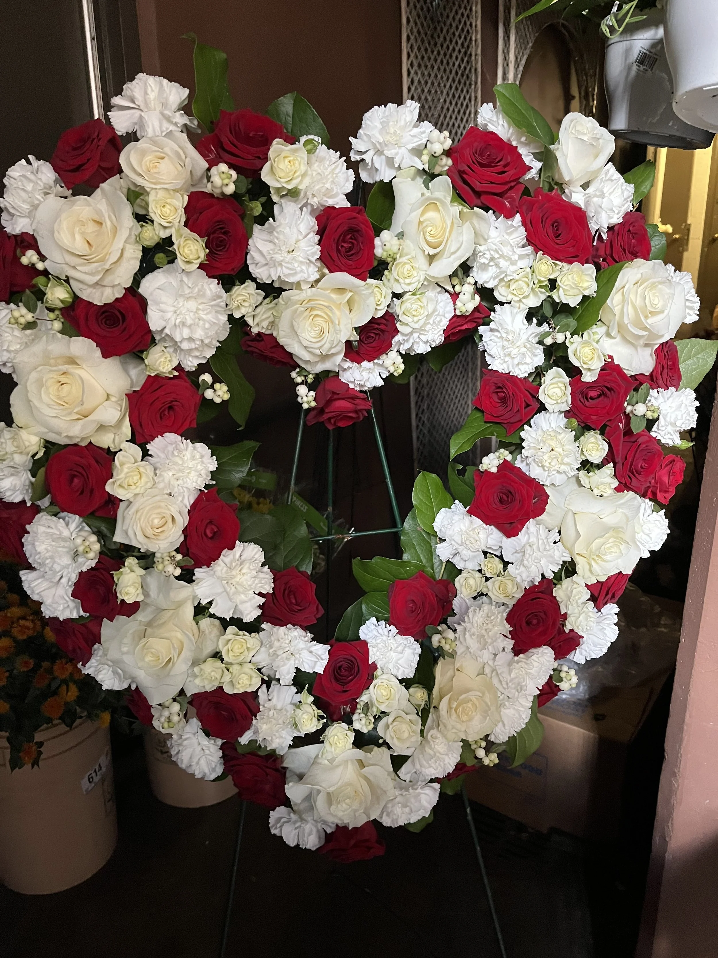 18. Red and White Rose Ring