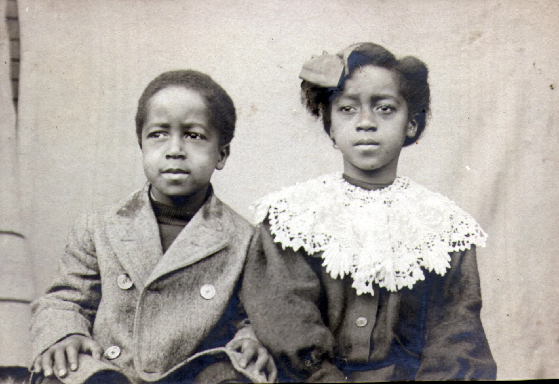 Ethel and Oscar Wallace, Sylvia Stark’s grandchildren, 1930. 
Source: Salt Spring Island Archives, 989024042 Estes-Stark Photo Collection