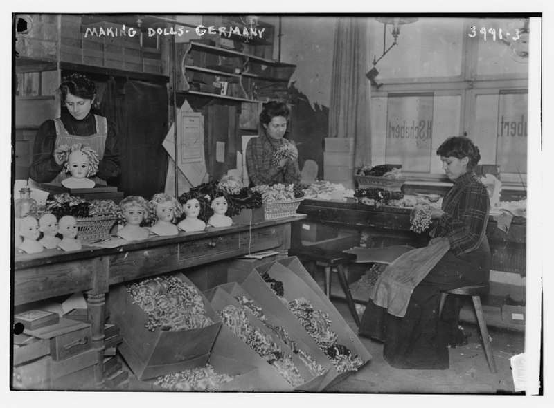 Making dolls in Germany, 1915
Source: Wikimedia Commons