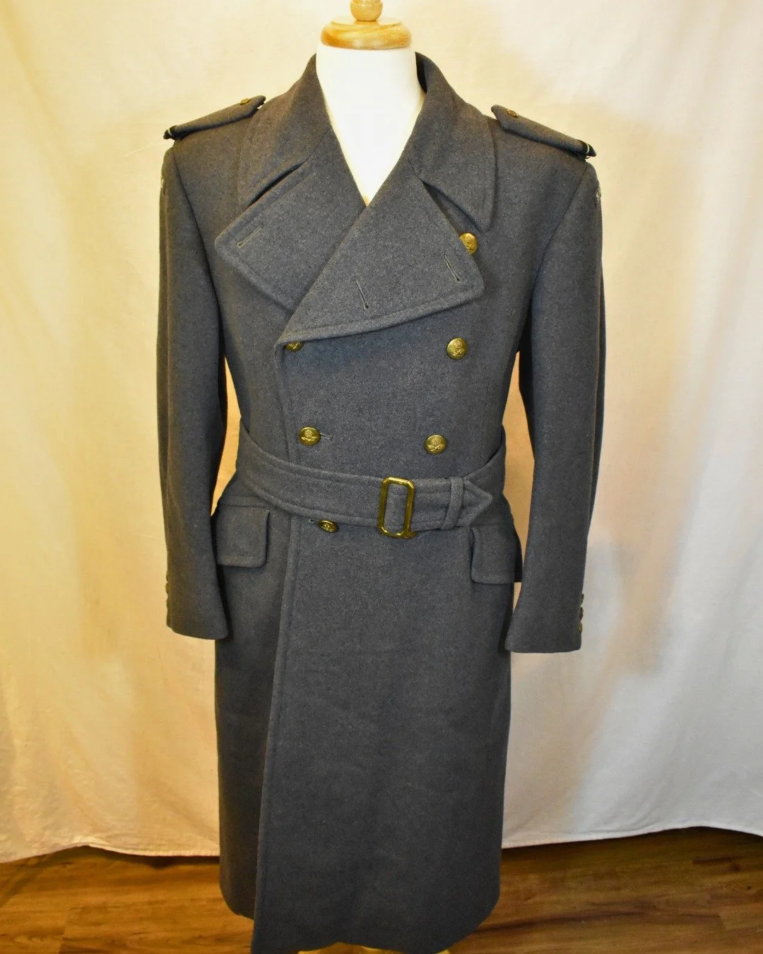 Coquitlam has been home to many Black residents in the past century, and many of their stories have found a home here at Mackin House Museum. Let's take a look at one example here in honor of Black History Month! 

This Airforce uniform, and the grea