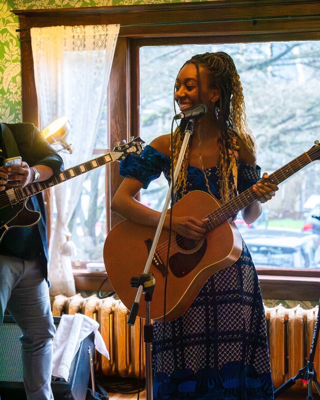 Thank you to everyone who attended our Black History Month Celebration last Saturday! 

Folks who attended got to watch an amazing performance by @bukolamusic, check out local Black-owned businesses @sylverscreenarts @jambo_boutique, connect with @ho
