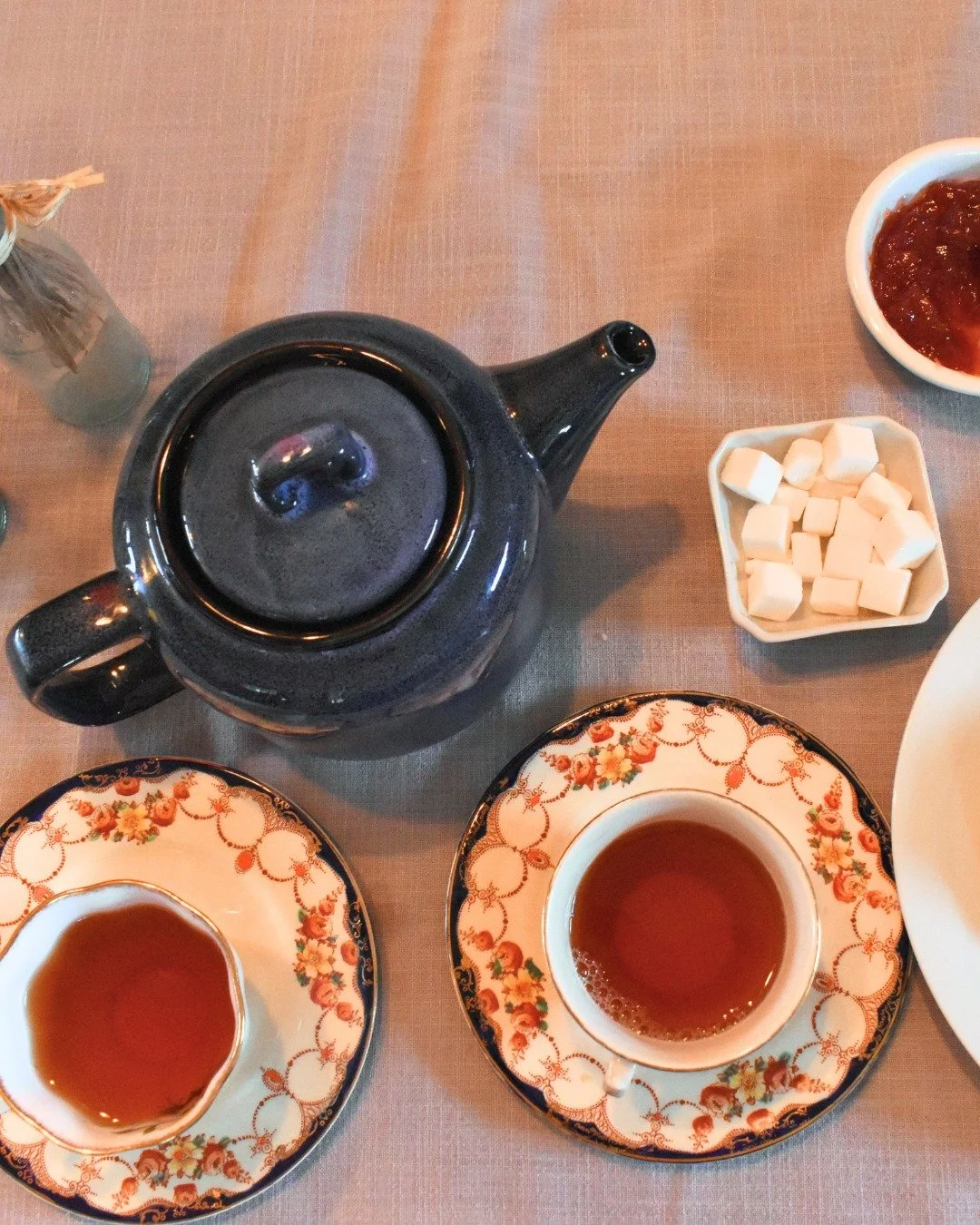 Join us on the last Tuesday of every month for our Afternoon Tea Tour. During the event, you'll recieve a private tour from our exhibitions manger, walking you through Mackin House Museum and all of the fun insider details of the 1909 heritage house 