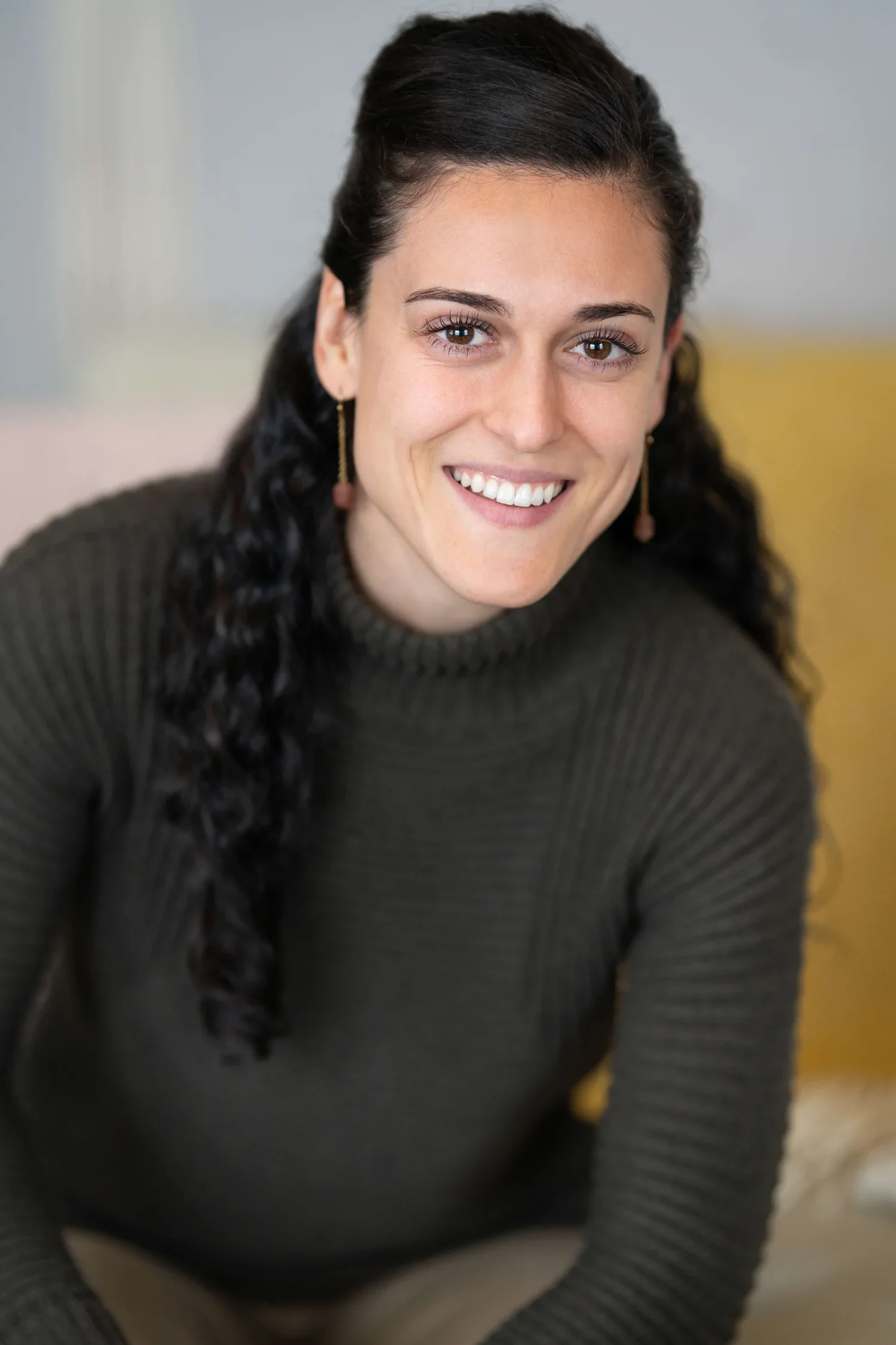 Portrait of Nicole Olson.