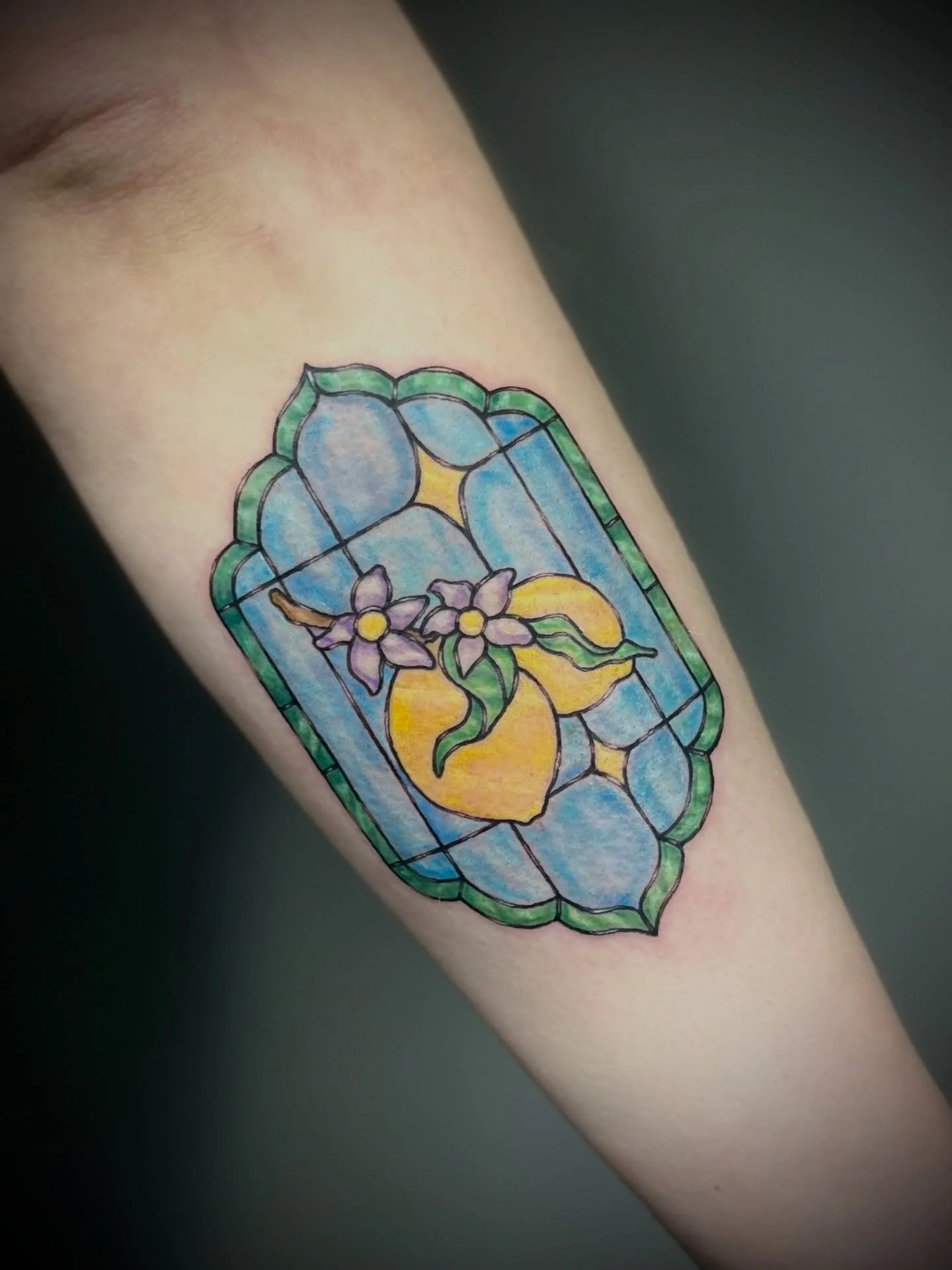 Stained glass lemons 🍋

I still have stained glass flash available and would LOVE to do more custom work like this ✨

DM @linztattoos to book 🖤
Your idea or mine

Made @hiddenvibes_tattoo 

Thanks for lookin&rsquo;
