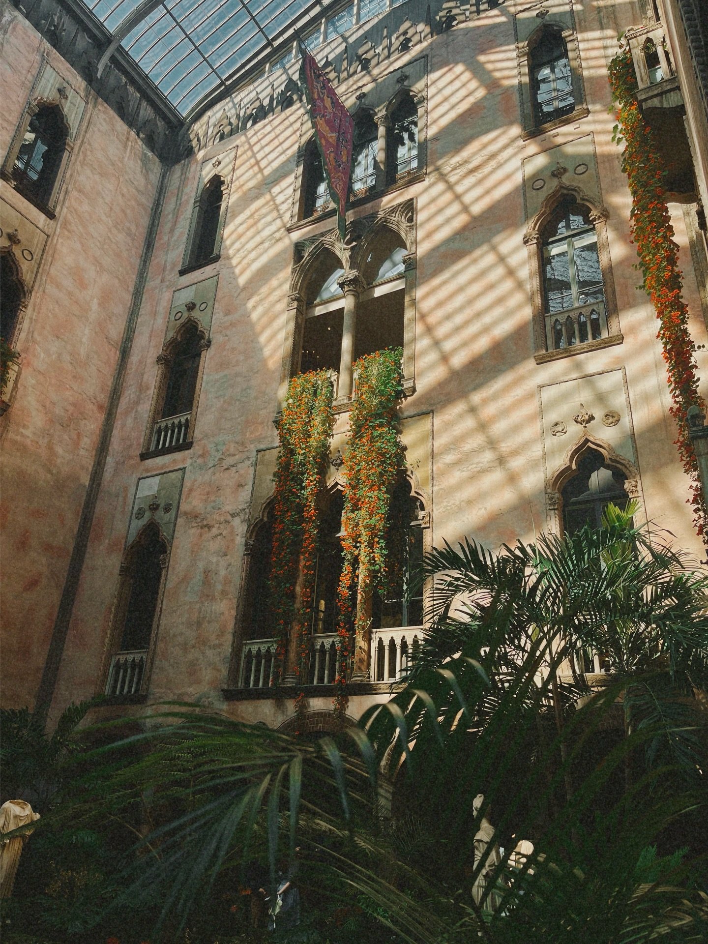 March photo dump 🐸🐀

A day late because I have no concept of time !

Thankful for all of y&rsquo;all 🖤

Currently reading: Babel by R.F. Kuang

- Z