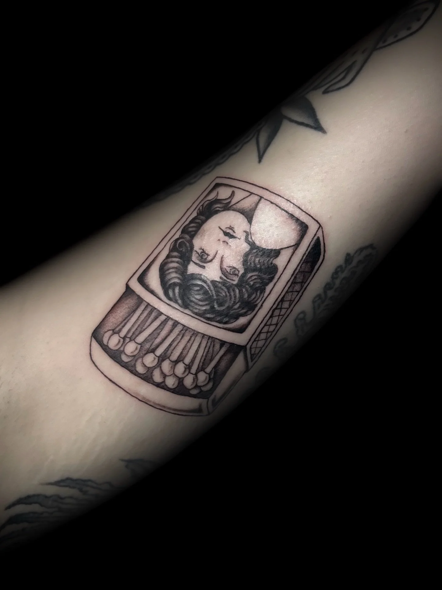 B/G matchbox lady for @catebarcome.tattoo 
(from like&hellip; March&hellip;)

I might have a slight matchbox obsession,
but anyway&hellip;. MORE LIKE THIS PLEASE

Color + Black/Grey Traditional tattoos ❤️&zwj;🔥

Located @hiddenvibes_tattoo 
in Cambr