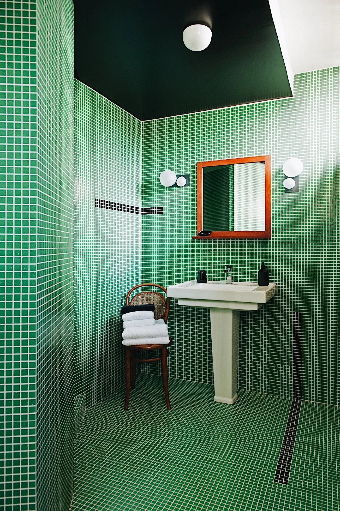 Salle de douche de la chambre R.Loewy - aile Ouest