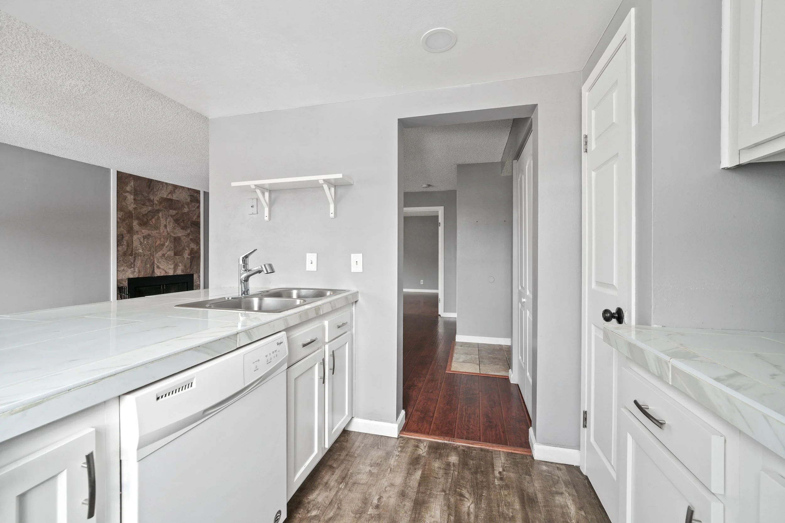 12502 E Cornell Ave(MLS)-7.jpg