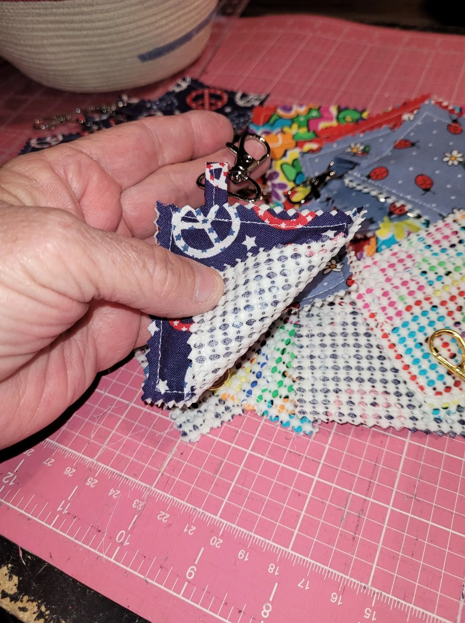 SO EXCITED when someone shares their makes with me!!

Lynn shared her version of the Mini Gripper - and how smart is it to make that little tab to hold your keychain hardware if you don't have grommet stuff yet?? I didn't even think of that!

Have yo
