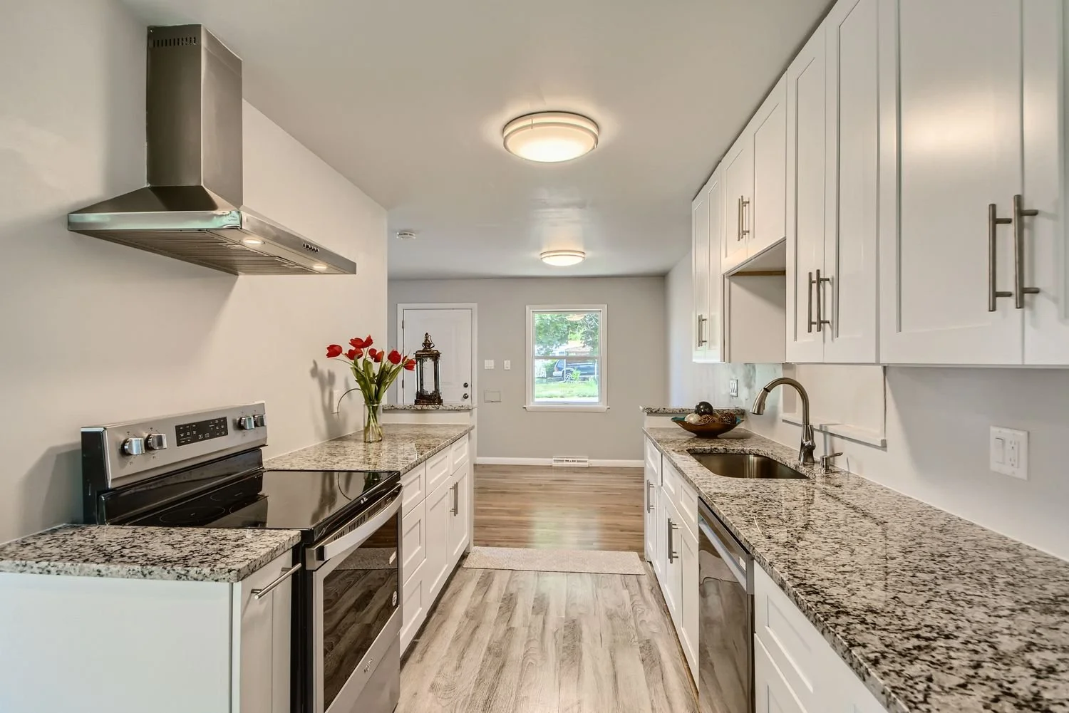 10600 E 8th Ave - Web Quality - 010 - 13 Kitchen.jpg