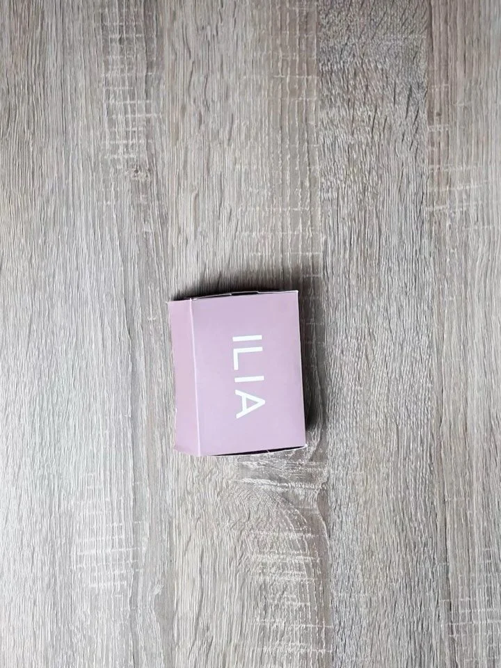 bts with @iliabeauty for their new skin blur concealers.
