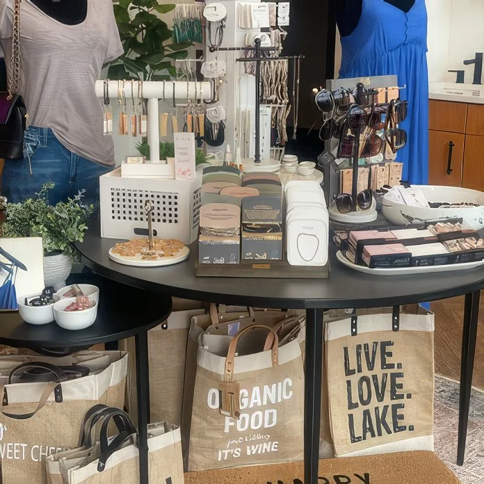 Sweet Cheeks Beauty Bar — Gift Card ($100 value)
A boutique spa serving the Treasure Valley with facials, waxing, and a small women's boutique tucked in beside the treatment rooms. A $100 gift card for an afternoon that's entirely, unapologetically y