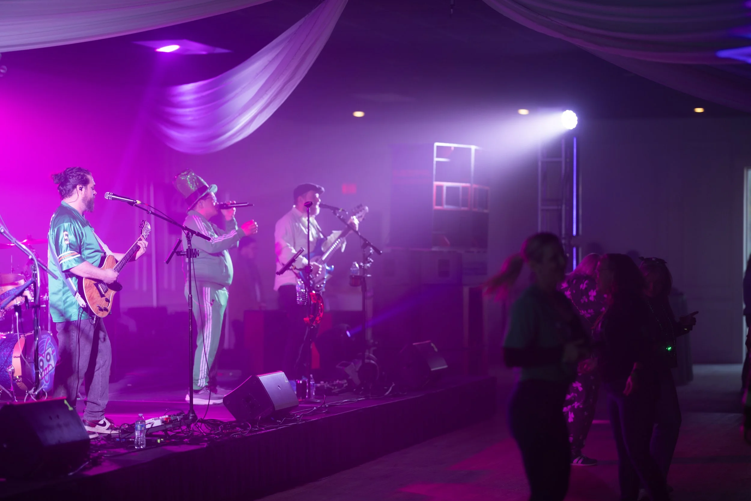 The Skittle Bots - Shake Your Shamrock, Holland Gardens