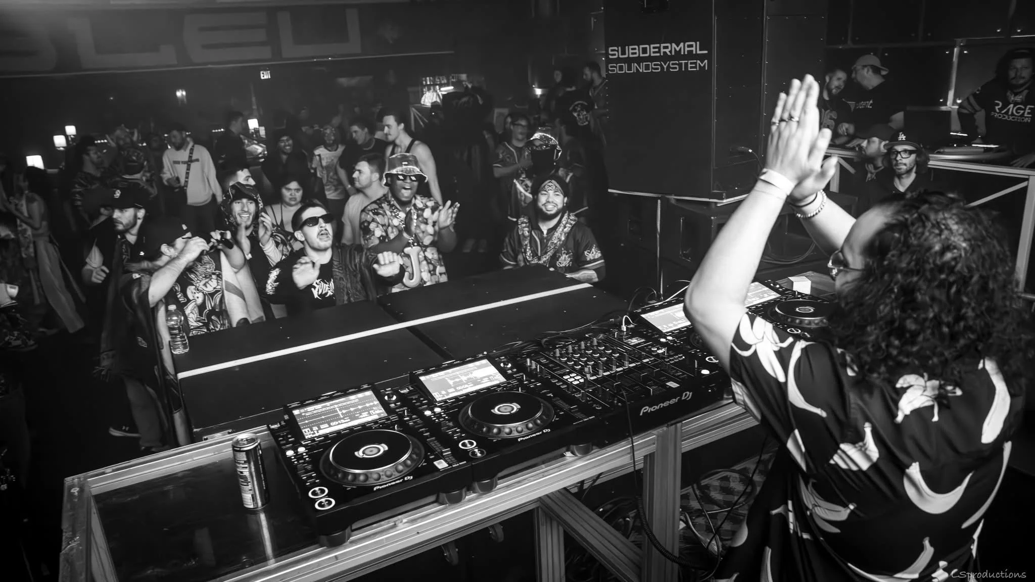 usayBflow Show - Bleu Detroit