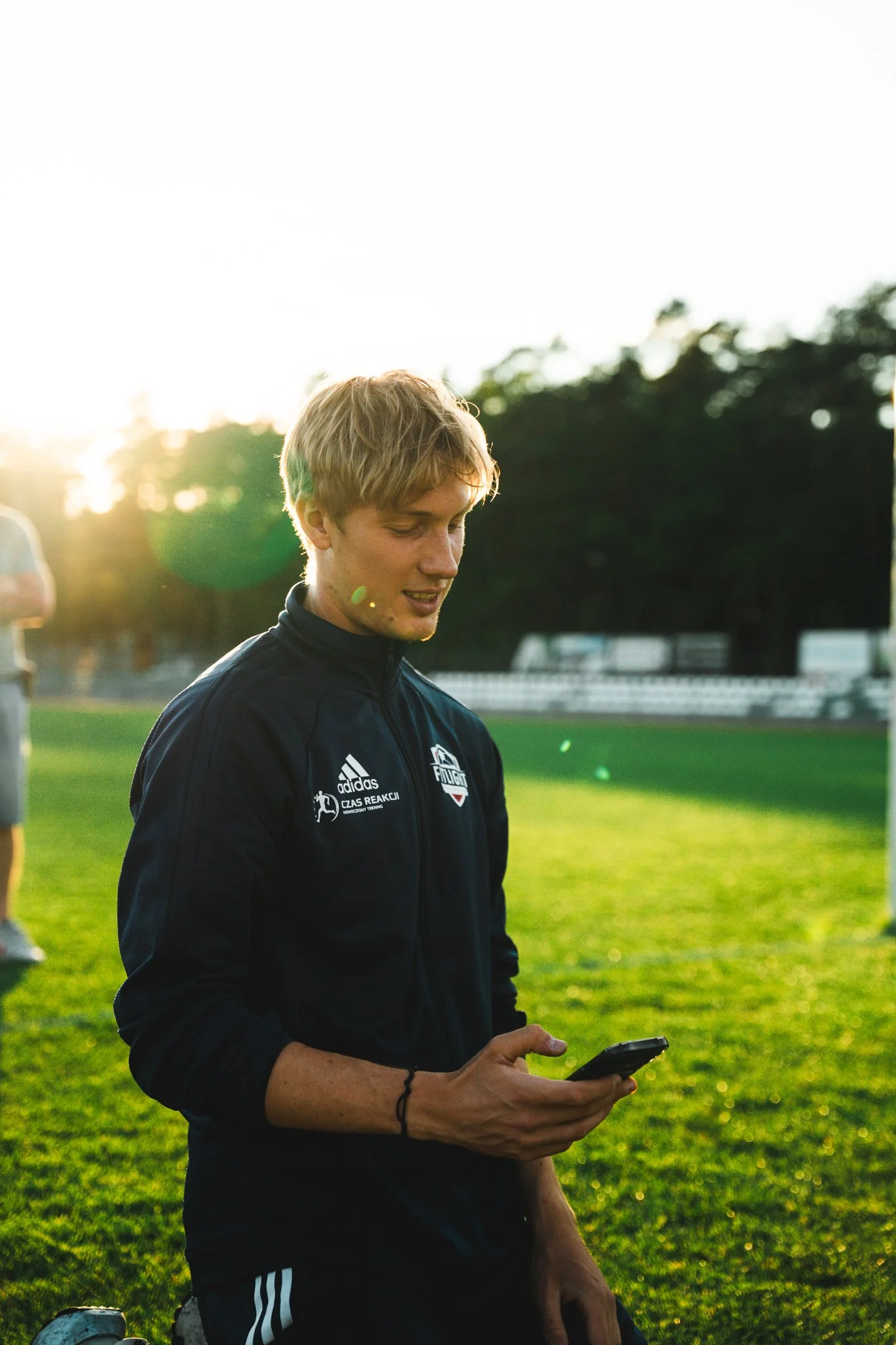 Profesjonalny trening indywidualny piłki nożnej z wykorzystaniem technologii Fitlight. Popraw czas reakcji, decyzyjność i technikę użytkową. Oferta dla zawodników, którzy chcą wejść na wyższy poziom, trenując ciało i umysł.