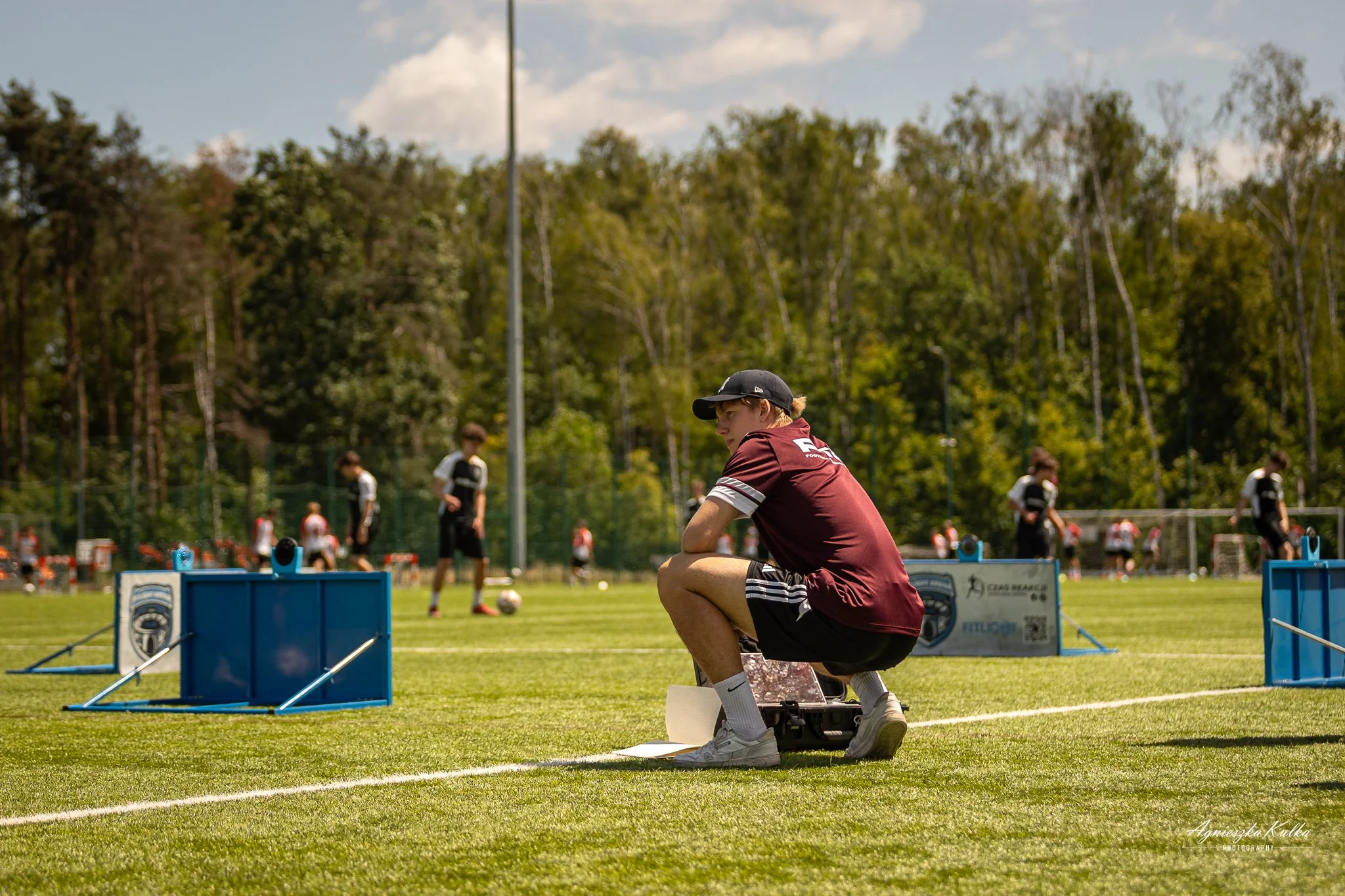 Akademia FTE to nowoczesne szkolenie piłkarskie łączące sport, technologię i psychologię. Trenujemy dzieci i młodzież, stawiając na rozwój inteligencji boiskowej. Sprawdź naszą ofertę zajęć grupowych i obozów sportowych.
