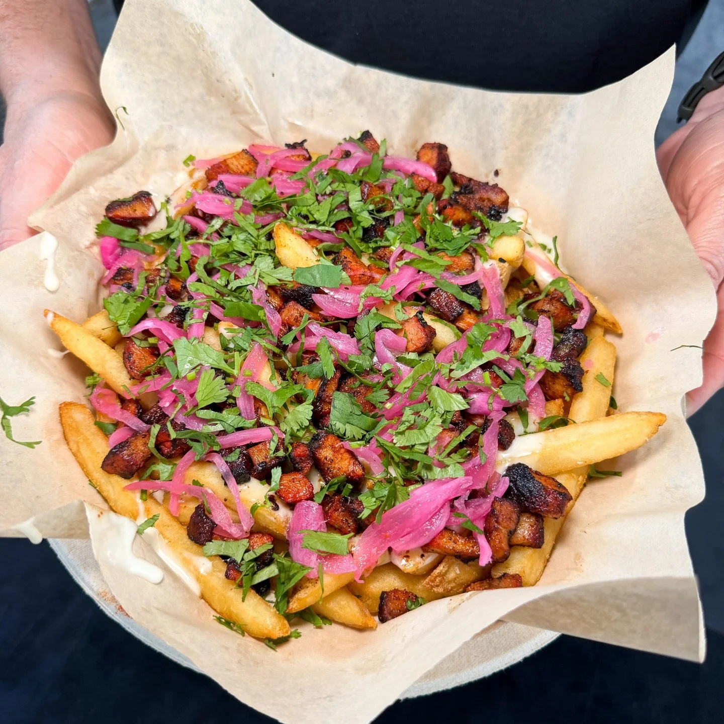 Have you tried our Loaded Fries?

Crispy Fries, Hatch Chili Queso, Pickled Red Onions and your choice of protein! Go for the ultimate version with some Guac and Lime Crema!

Next Week&rsquo;s Schedule at the link in our bio!

🔥 @flavios.taqueria 

#