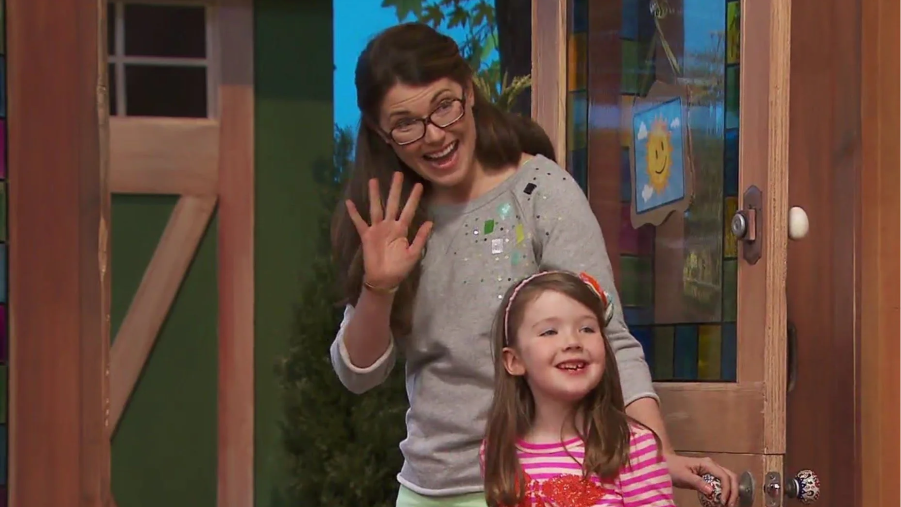 SPROUT The Chica Show. The Cheerleader Episode