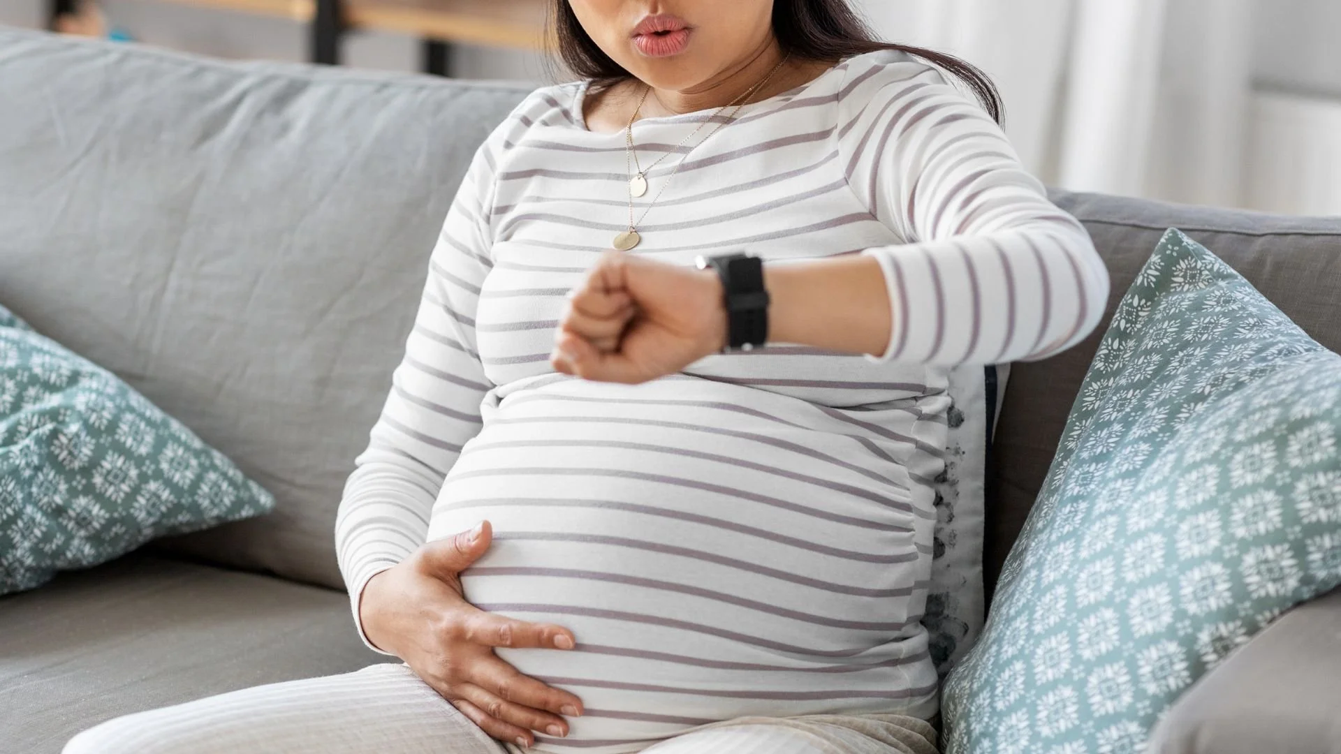 What to Expect in the First Stage of Labor (A Complete Guide to Early, Active, and Transition)