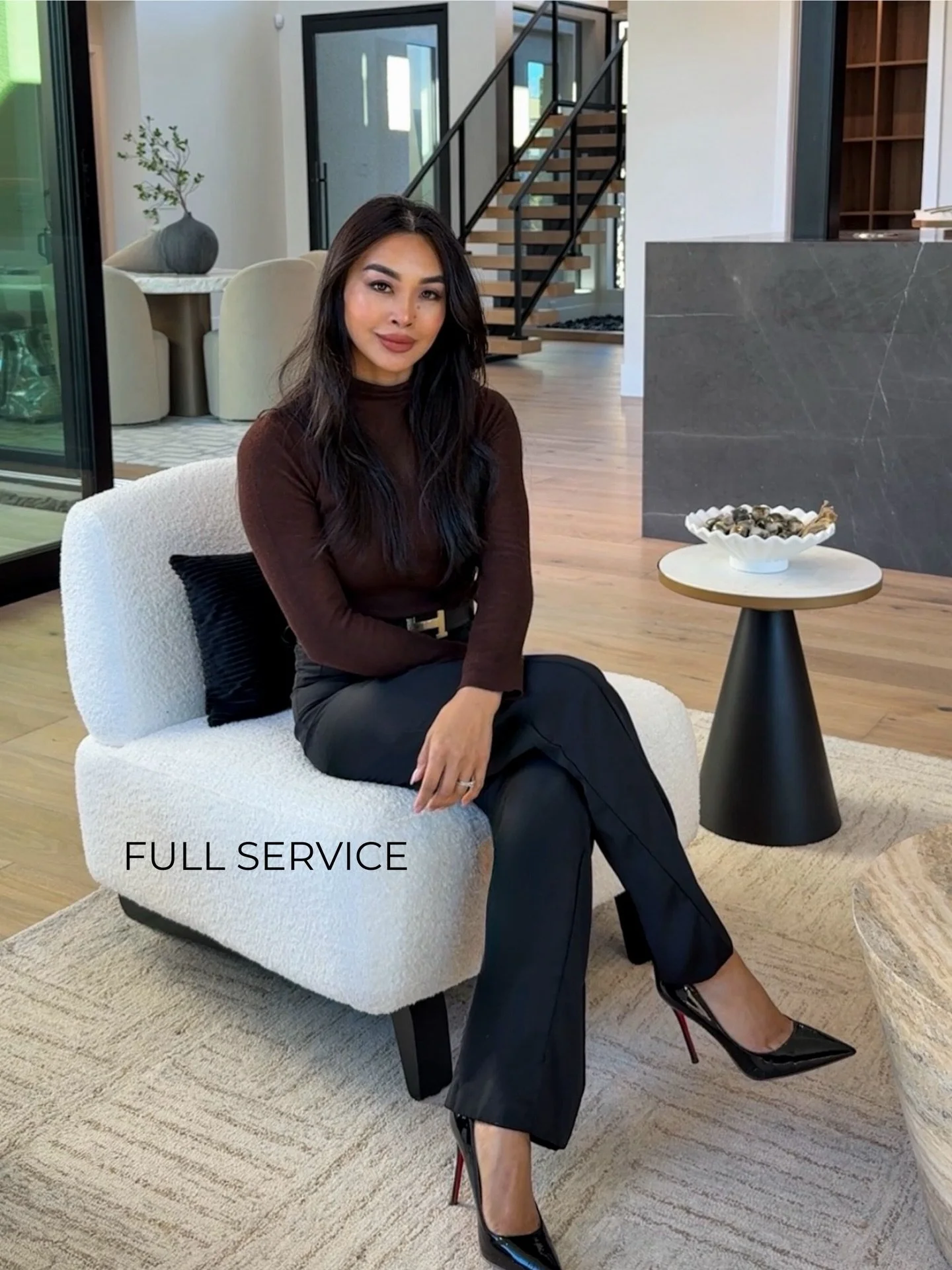 Most people don&rsquo;t know what a full-service luxury real estate advisor actually does&mdash;so I&rsquo;m gonna tell you!

I handle everything from strategy to design, making the process seamless:

&bull; Market Guidance: Data + design to position