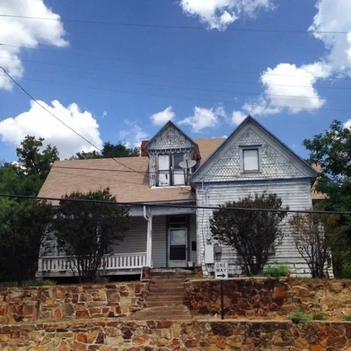 Local company that buys houses for cash in Lubeck WV providing fast and simple home sales.