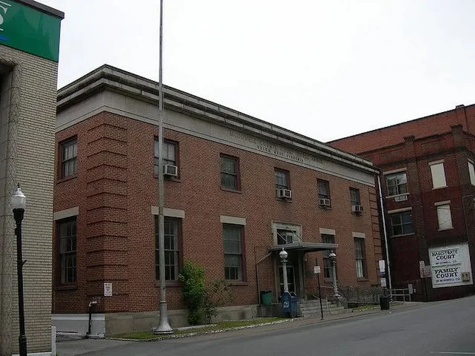 Local home buyers helping homeowners sell houses quickly in Lubeck WV.