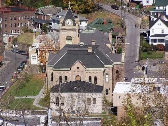 Local company that buys houses for cash in Lubeck WV providing fast and simple home sales.