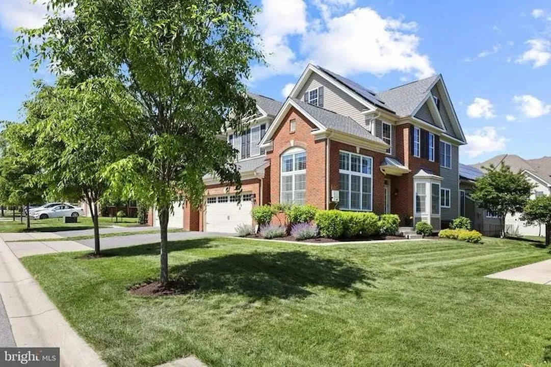 Homeowners selling their house fast in Vienna WV without agent commissions.