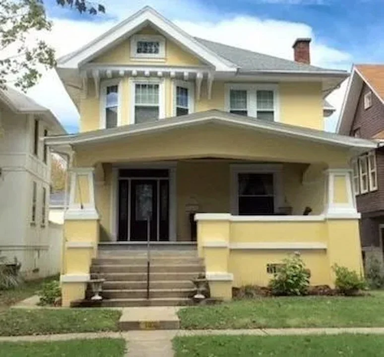 Cash home buyers purchasing houses in any condition in Vienna West Virginia.