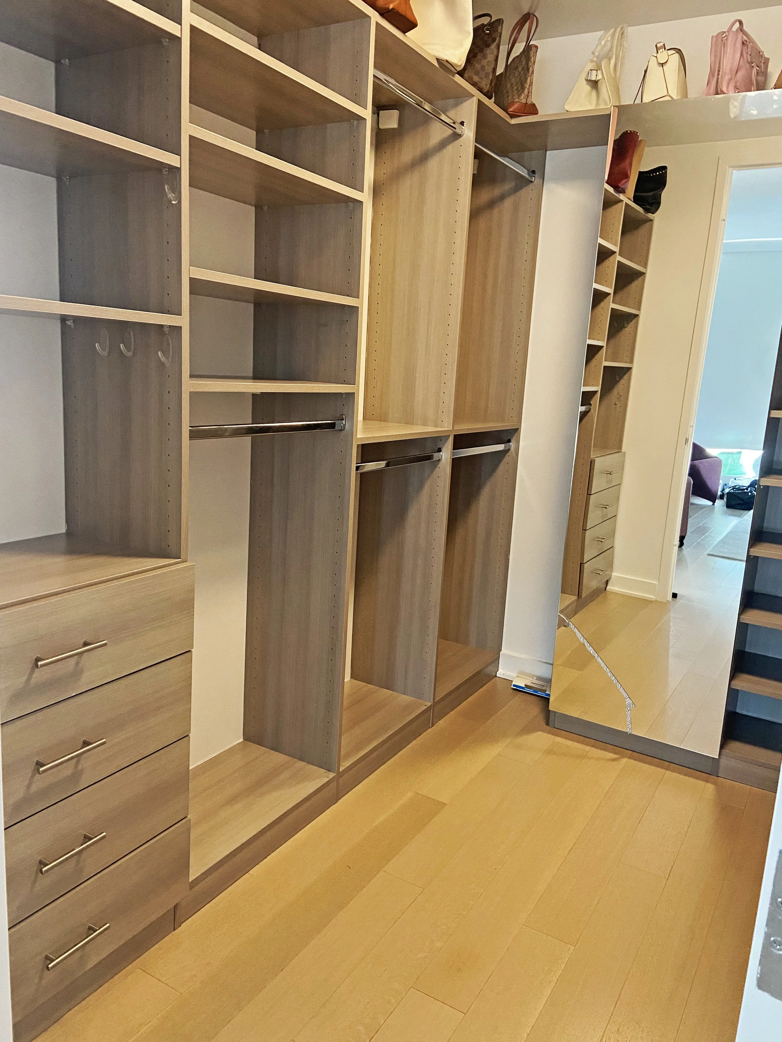 WALK-IN CLOSETS