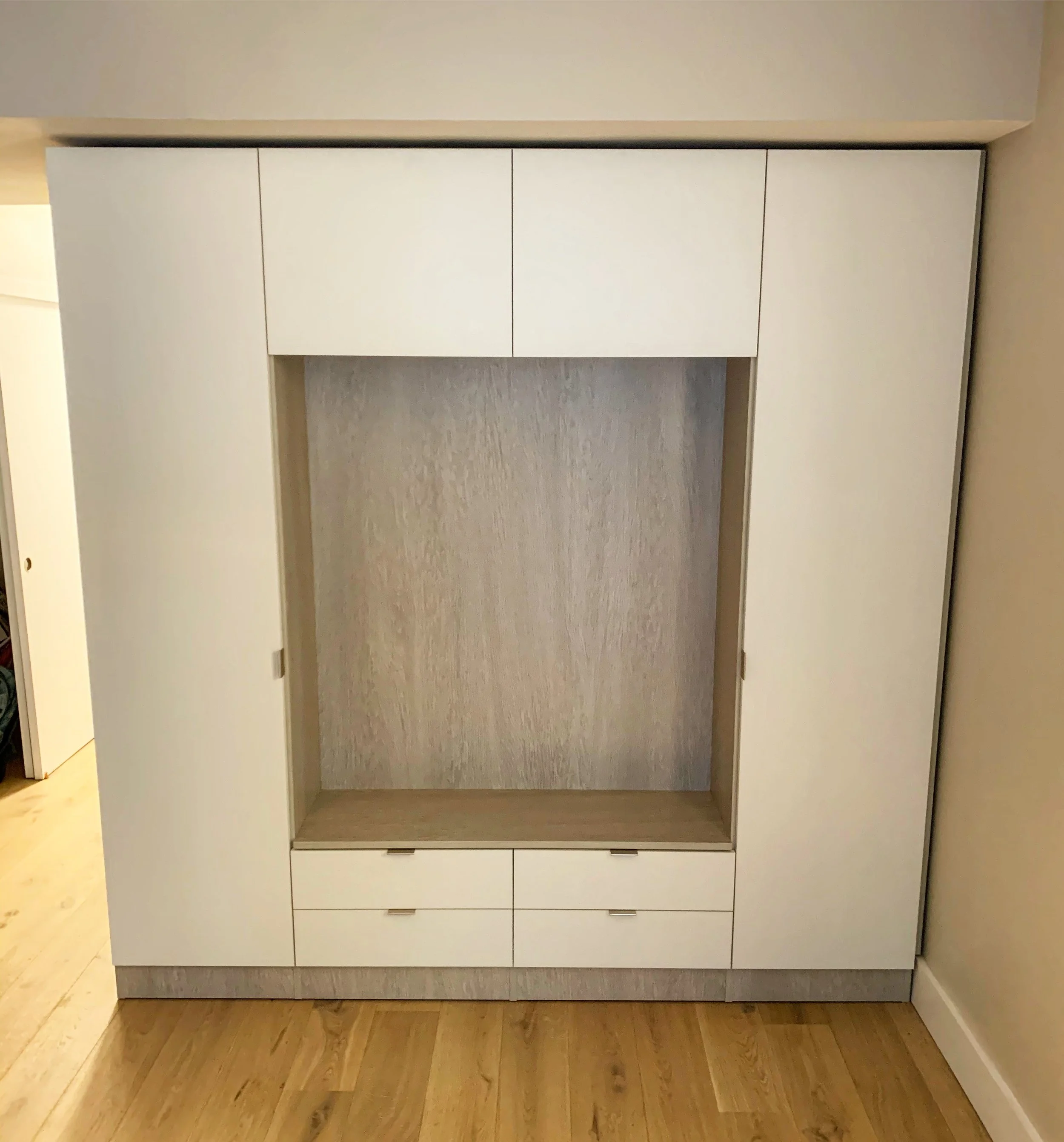 Custom Wardrobes & Furniture