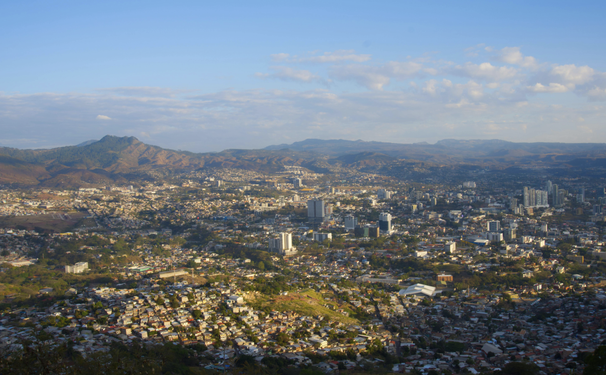 Banking in Honduras: Remittances, Risks, and Moderate Stability
