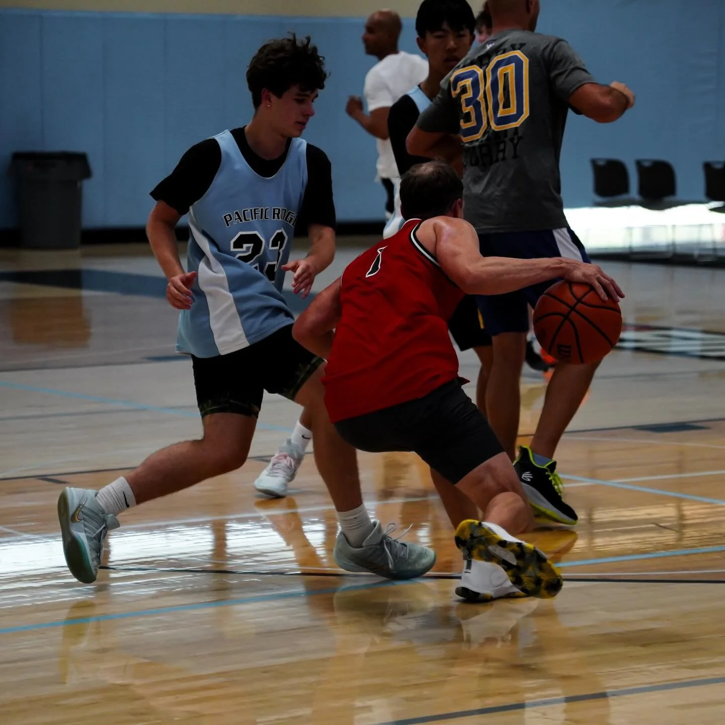 Students Vs Teachers

#basketball #sports #photography #sportsphotographer #basketballphotography
