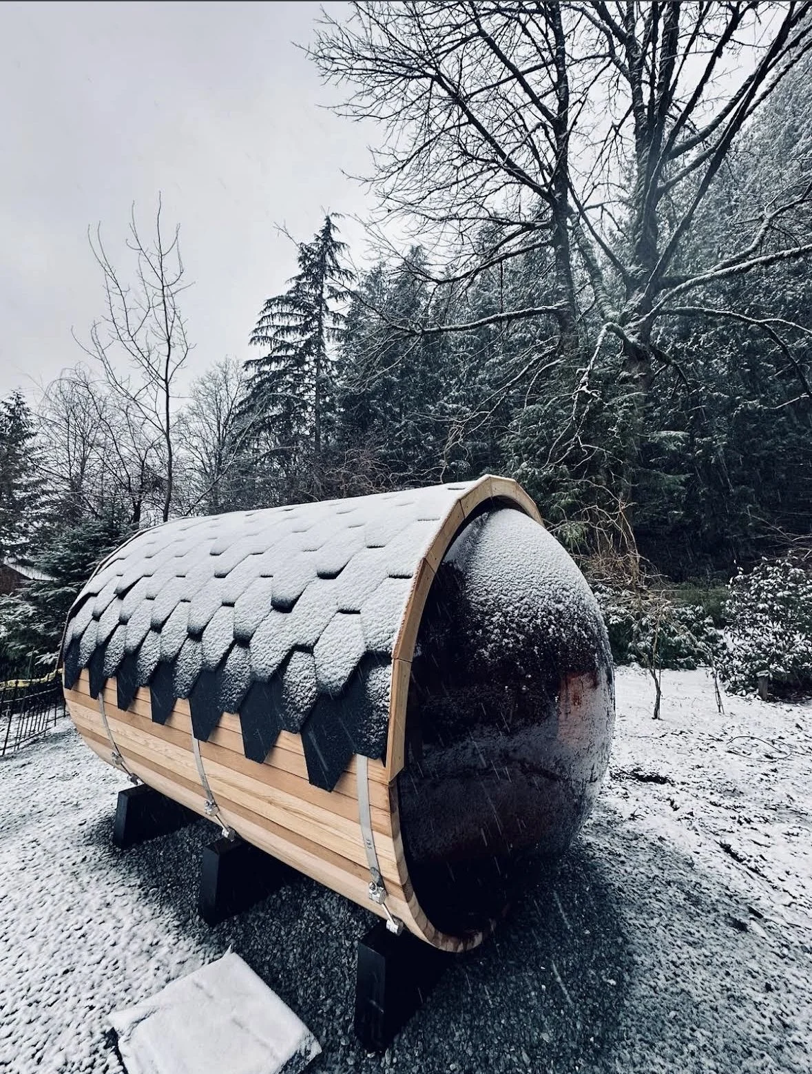 6-Person Patchwork Red Cedar Sauna with Heater and Acrylic Viewing Window